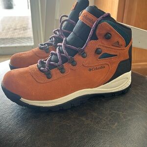 Columbia hiking boots